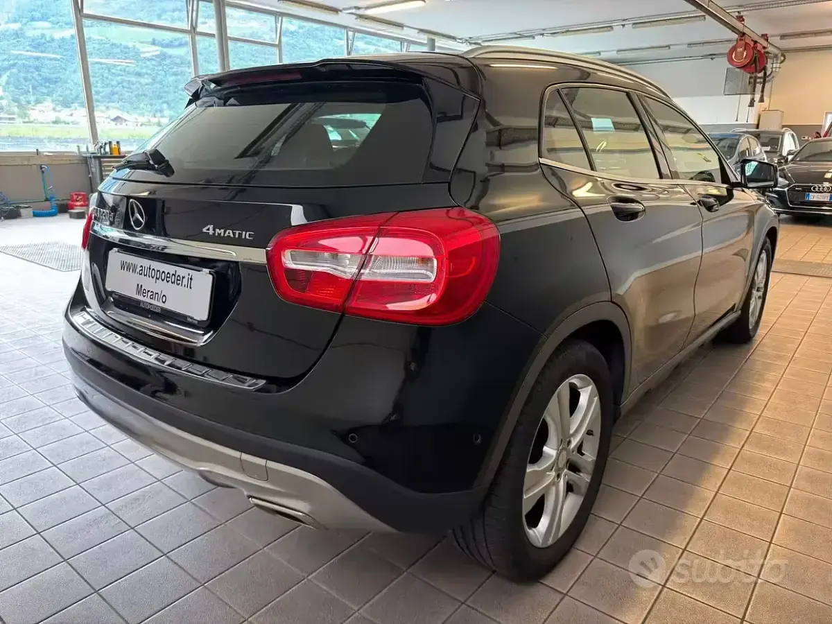 Usata Mercedes GLA220 Urban 177 CV (130 kW) 2016 Nero SUV