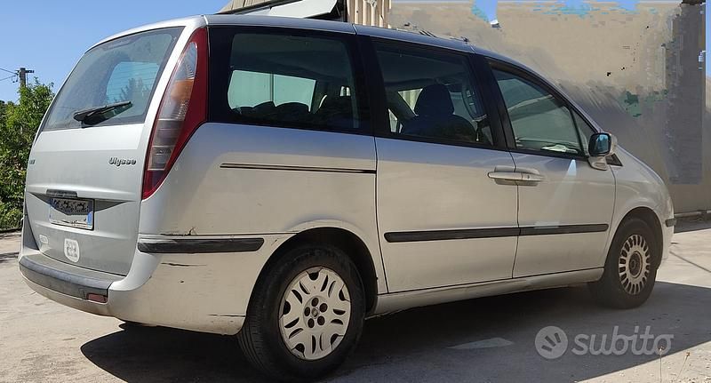 Usata Fiat Ulysse 109 CV (80 kW) 2003 Grigio Monovolume