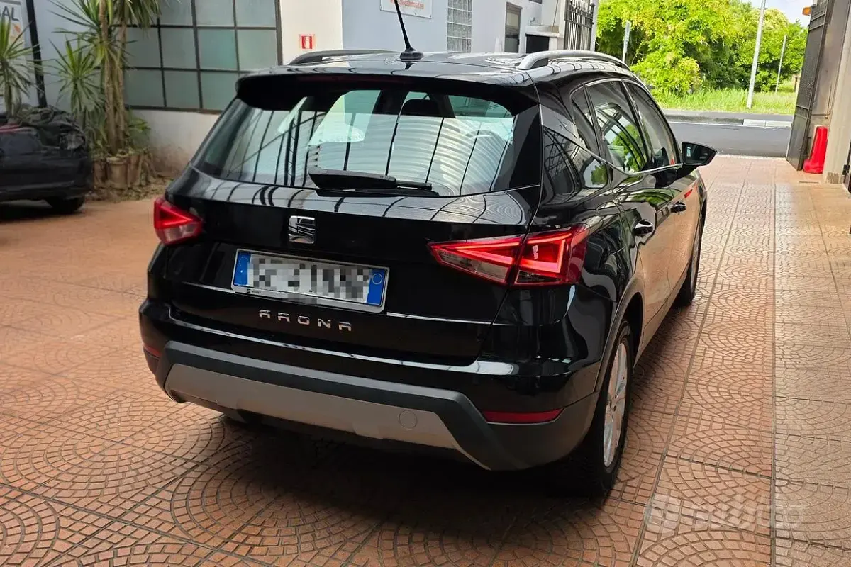Usata Seat Arona XCELLENCE 110 CV (80 kW) 2021 Nero SUV