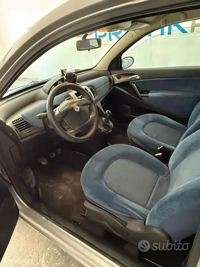 Usata Lancia Ypsilon 69 CV (50 kW) 2005 Grigio Utilitaria