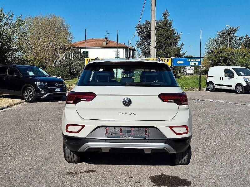 Usata VW T-Roc Life 110 CV (80 kW) 2022 Ascot grey pastello SUV