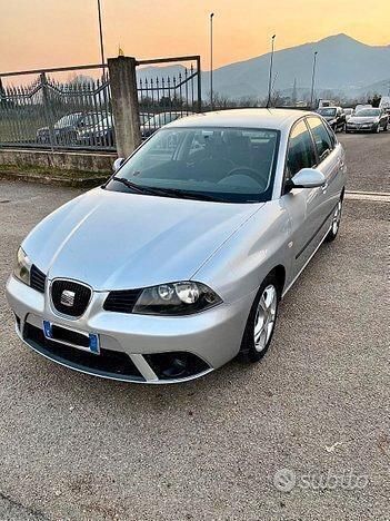 Grigio Usata 2008 Seat Ibiza Tre volumi | 4499 € (Cara) - Immagine 1/4