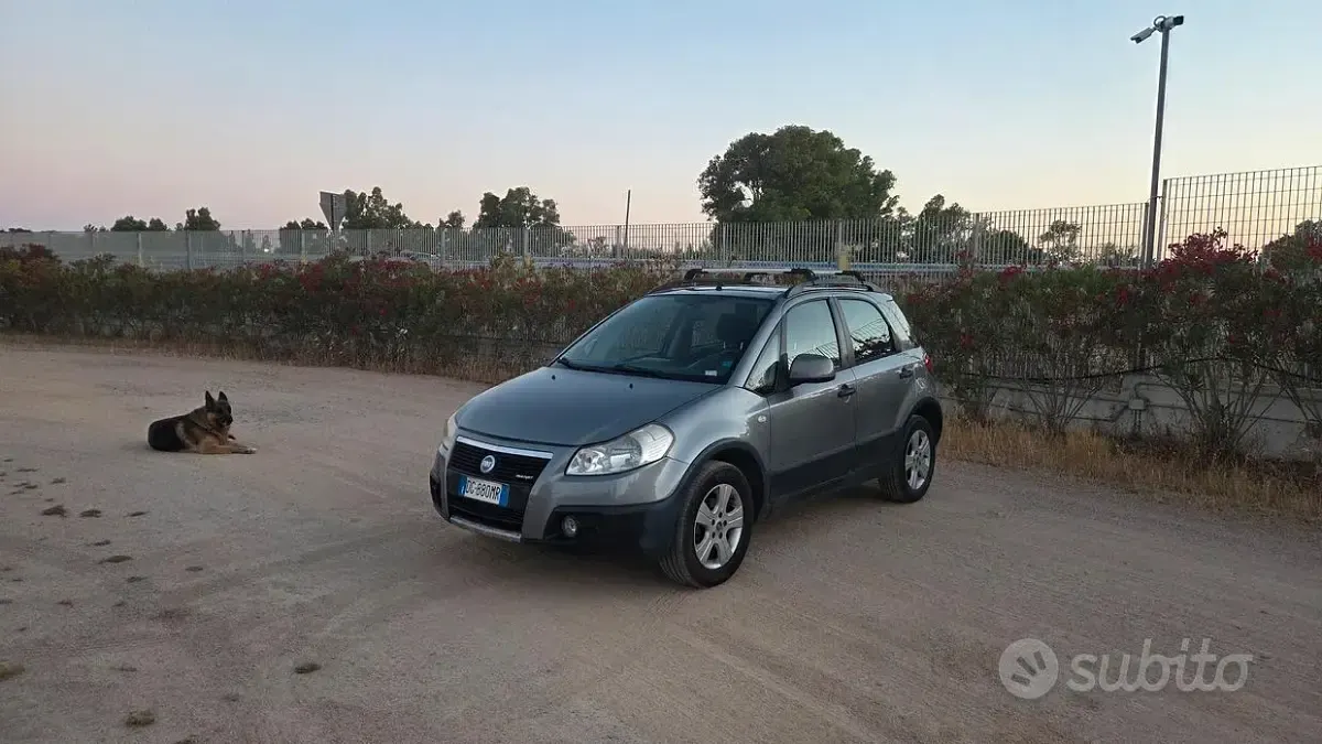 Usata Fiat Sedici 120 CV (88 kW) 2008 Grigio SUV
