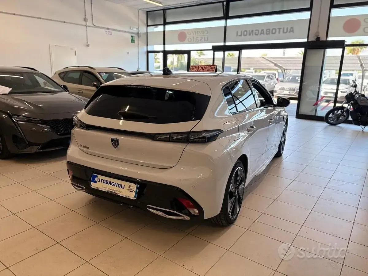 Usata Peugeot e-308 GT 61 kW (84 CV) 2025 Bianco Utilitaria
