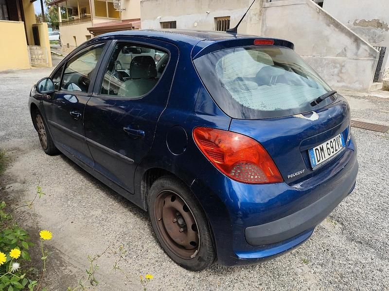Usata Peugeot 207 90 CV (66 kW) 2007 Blu Berlina