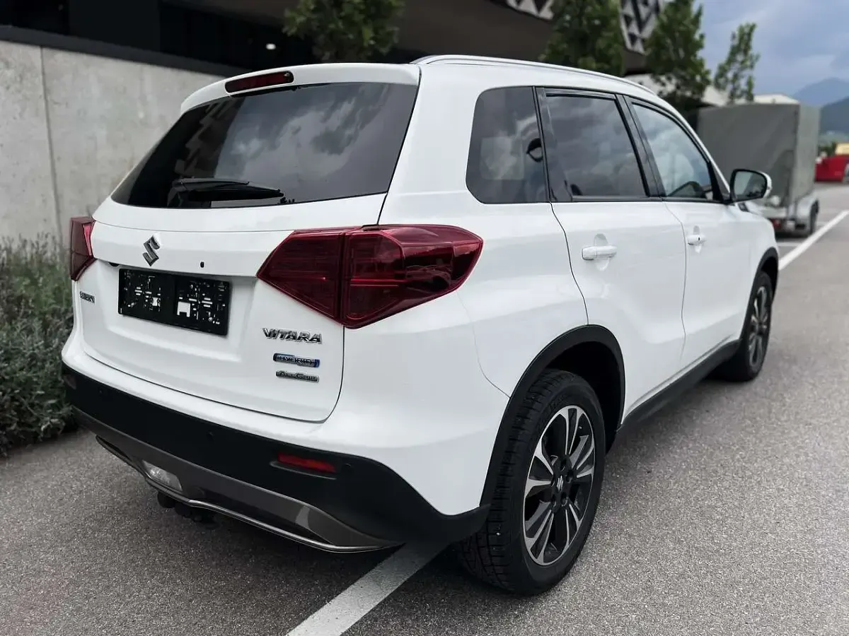 Usata Suzuki Vitara 129 CV (94 kW) 2020 Bianco SUV