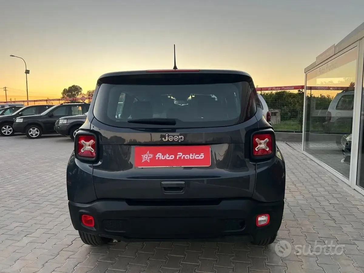 Usata Jeep Renegade Longitude 131 CV (96 kW) 2023 Grigio SUV