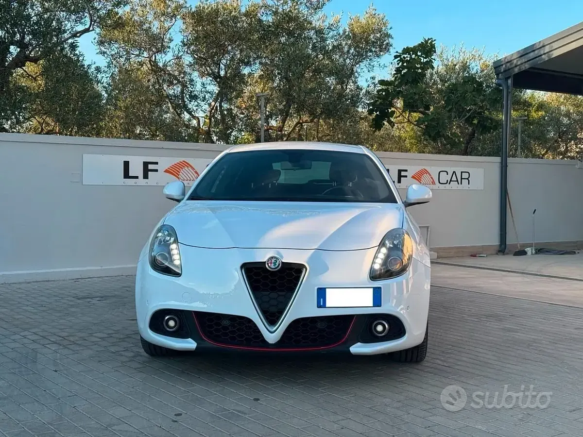 Usata Alfa Romeo Giulietta Super 120 CV (88 kW) 2018 Bianco Utilitaria