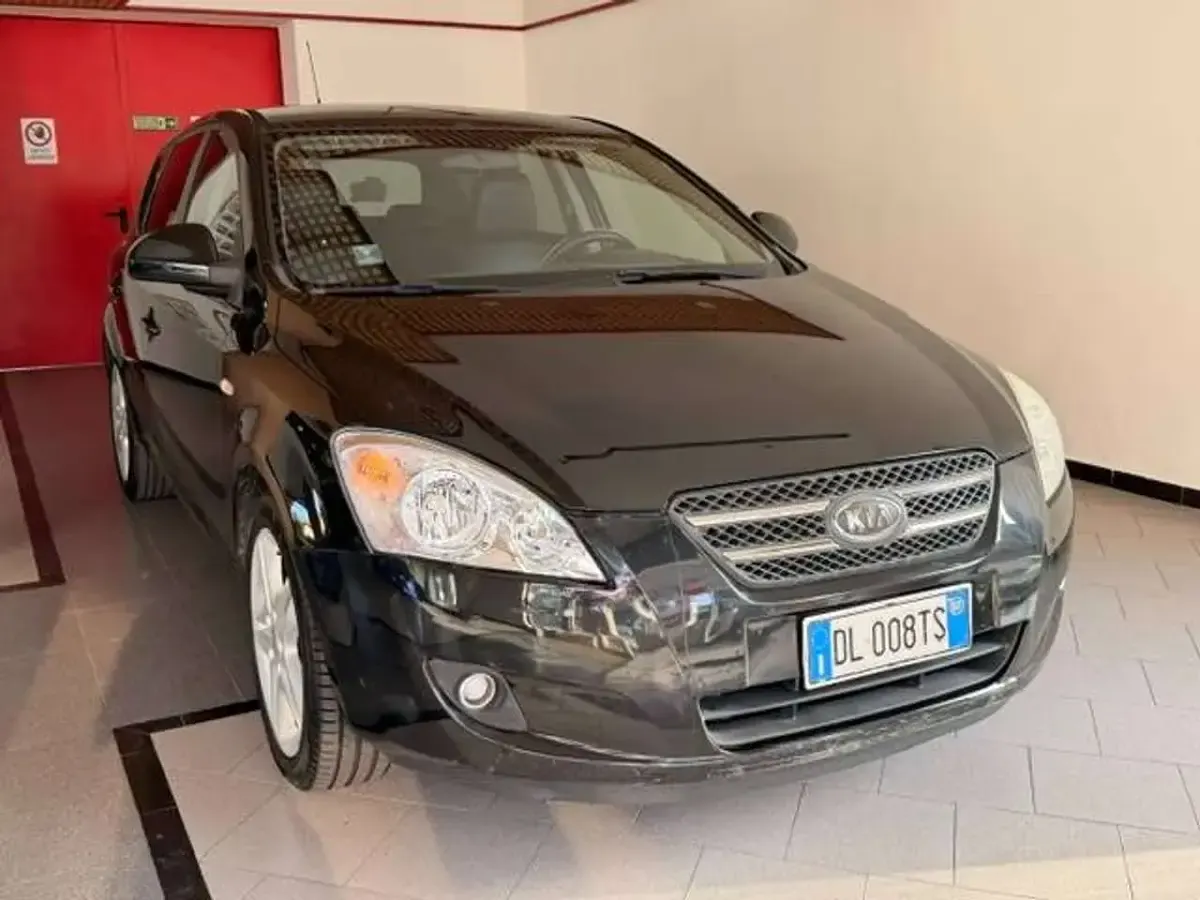 Usata Kia Ceed EX 116 CV (85 kW) 2007 Nero Utilitaria