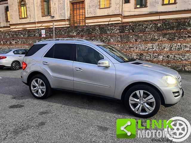 Argento Usata 2011 Mercedes ML350 Premium SUV | 10.900 € (Ottimo prezzo) - Immagine 1/4