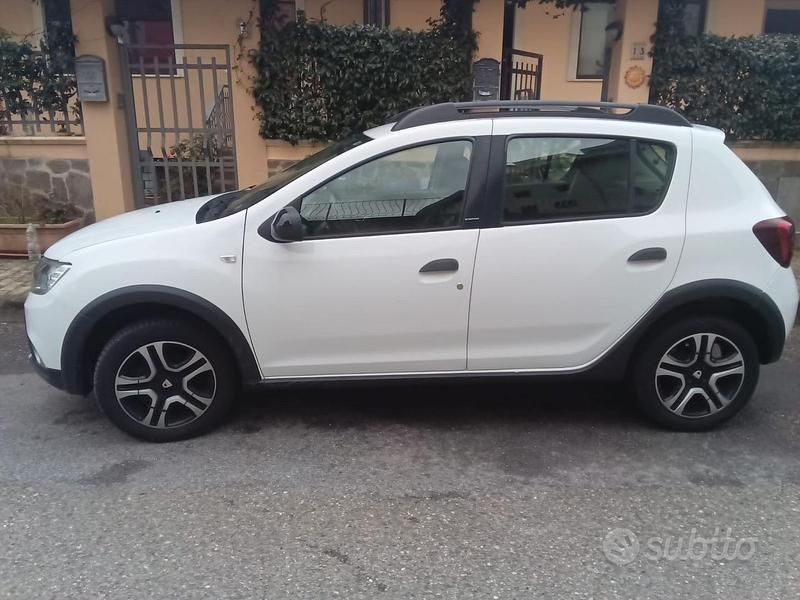 Usata Dacia Sandero Acces 95 CV (69 kW) 2018 Bianco Berlina