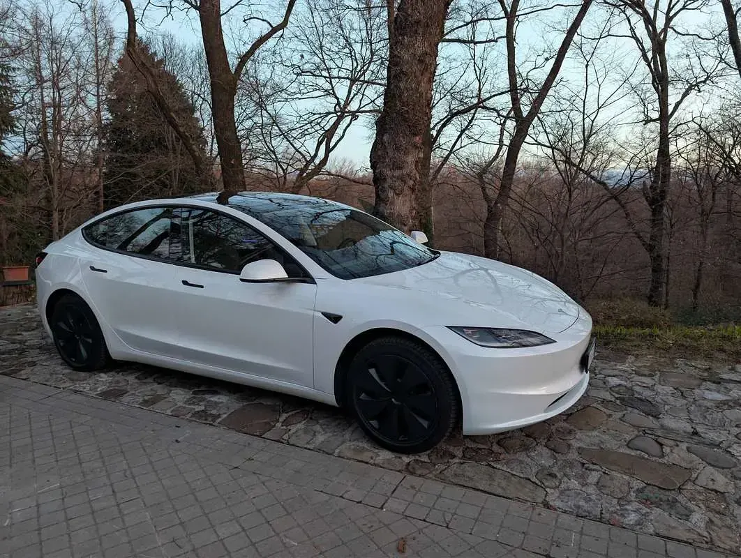 Usata Tesla Model 3 Long Range AWD 155 kW (211 CV) 2025 Bianco Berlina