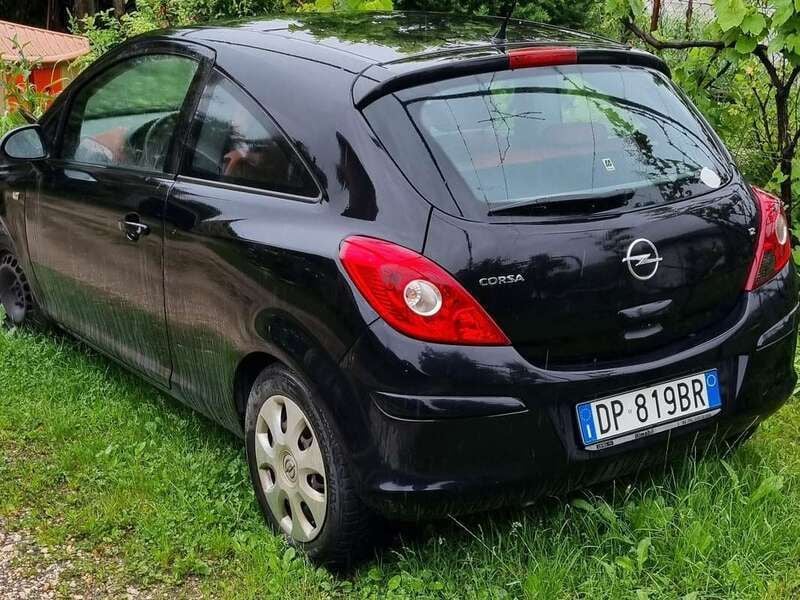Nero Usata 2008 Opel Corsa Enjoy Tre volumi | 900 € (Super prezzo) - Immagine 1/2