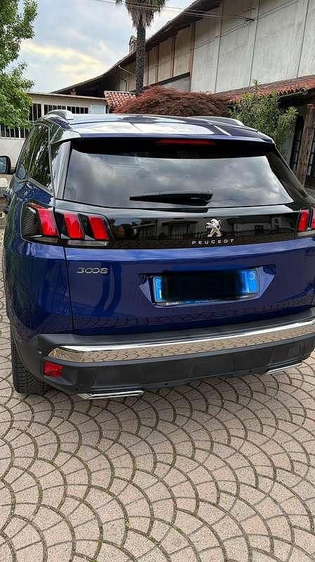 Usata Peugeot 3008 Allure 131 CV (96 kW) 2019 Blu/azzurro SUV