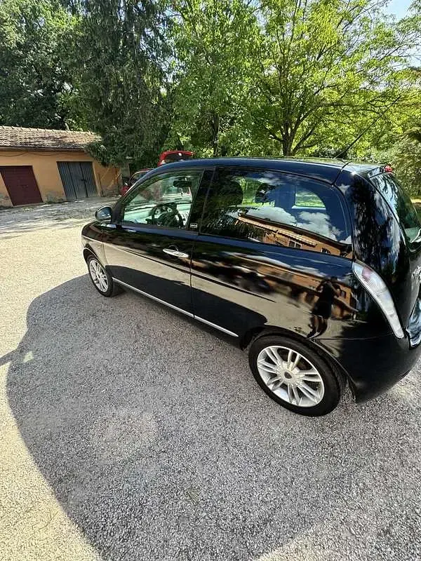 Usata Lancia Ypsilon 60 CV (44 kW) 2012 Utilitaria