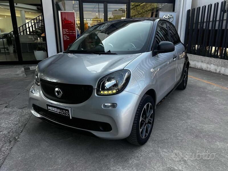 Usata Smart ForFour Passion 71 CV (52 kW) 2015 Grigio Utilitaria