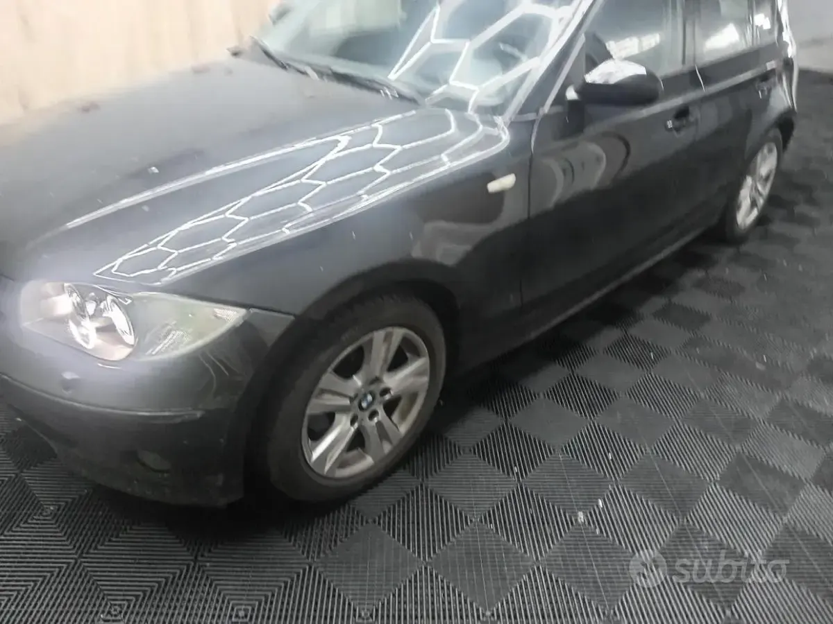 Usata BMW 120 163 CV (119 kW) 2005 Nero Utilitaria