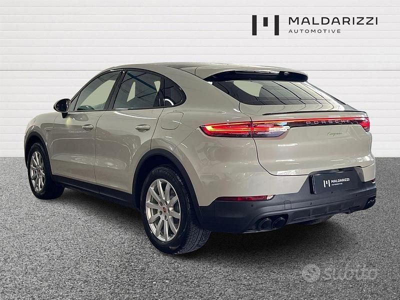 Usata Porsche Cayenne 462 CV (339 kW) 2022 Bianco SUV