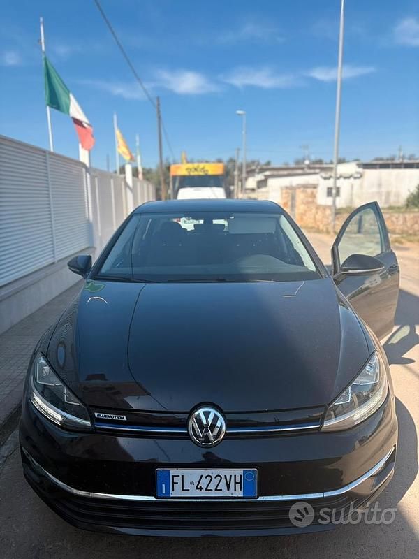 Usata VW Golf VII 110 CV (80 kW) 2017 Nero Utilitaria