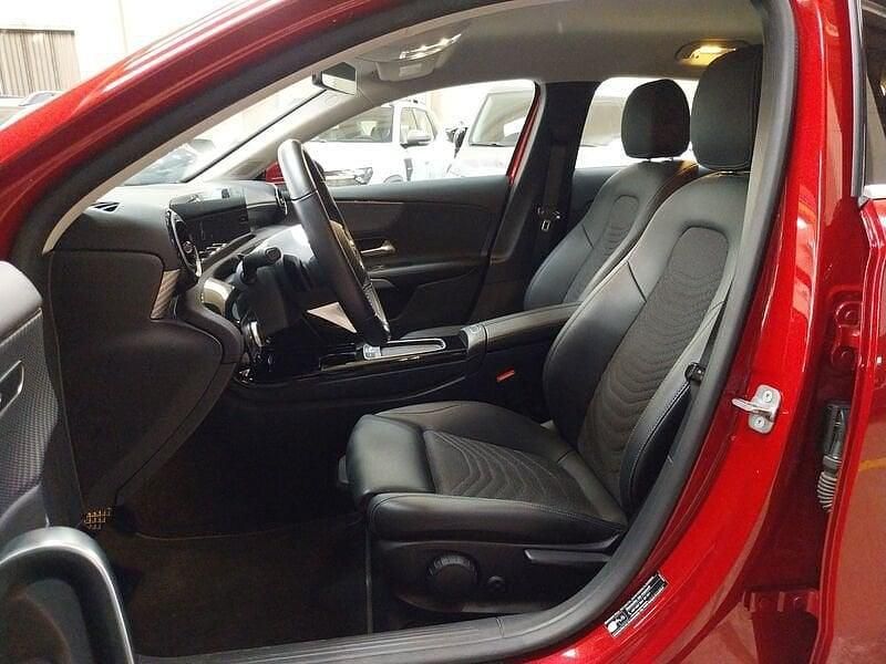 Usata Mercedes A180 Advanced 116 CV (85 kW) 2023 Rosso Utilitaria