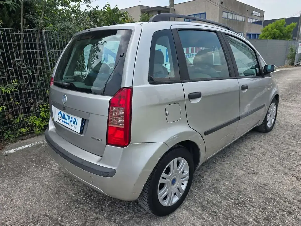 Usata Fiat Idea Dynamic 69 CV (50 kW) 2004 Argento metallizzato Monovolume