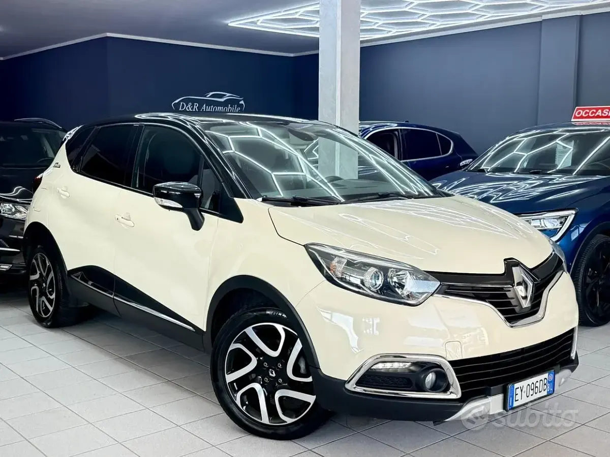 Usata Renault Captur 90 CV (66 kW) 2015 Beige SUV