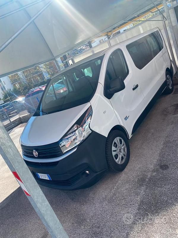 Bianco Usata 2017 Fiat Talento Monovolume | 20.000 € (Molto cara) - Immagine 1/4