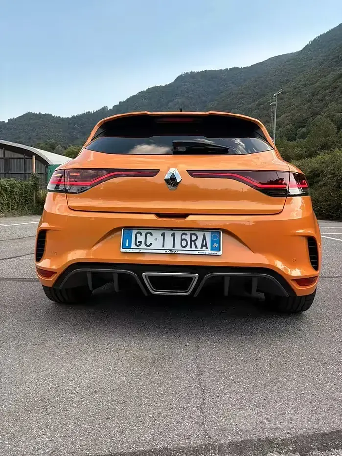 Usata Renault Mégane II Trophy 300 CV (220 kW) 2021 Arancione Berlina