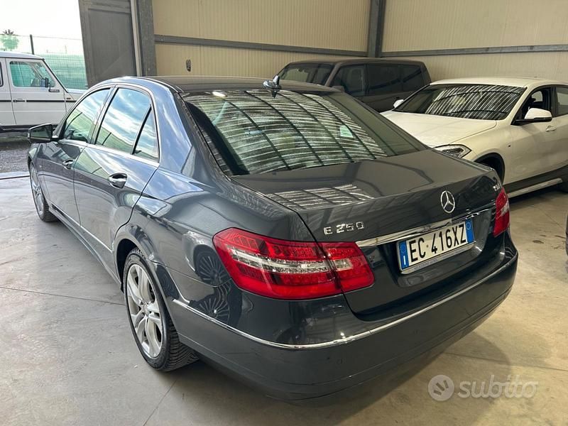 Usata Mercedes E250 Avantgarde 203 CV (149 kW) 2010 Grigio Berlina