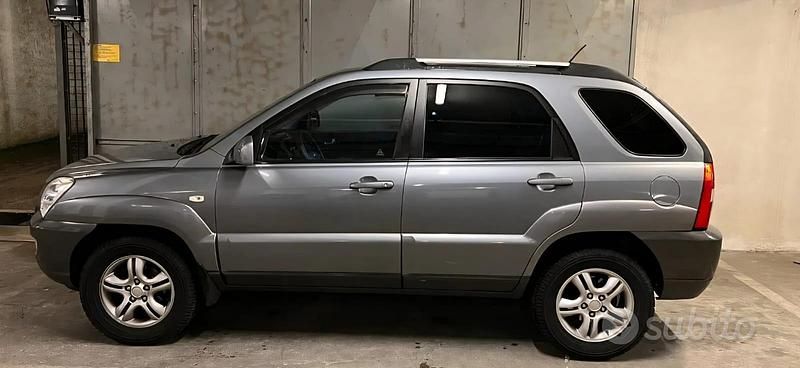 Usata Kia Sportage 141 CV (103 kW) 2005 Grigio SUV