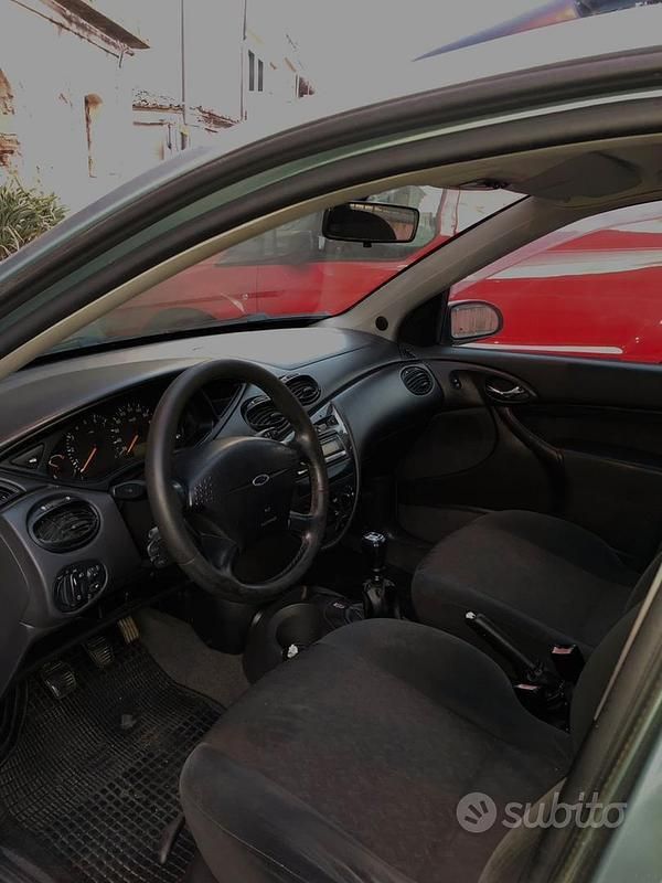 Usata Ford Focus 116 CV (85 kW) 2001 Verde Berlina