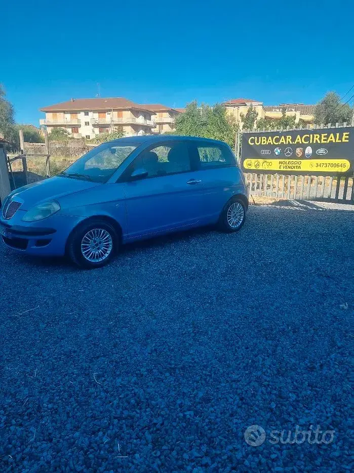Usata Lancia Ypsilon 70 CV (51 kW) 2006 Blu Utilitaria