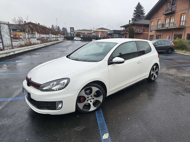 Usata 2011 VW Golf VI GTI Tre volumi | 9500 € (Ottimo prezzo) - Immagine 1/4