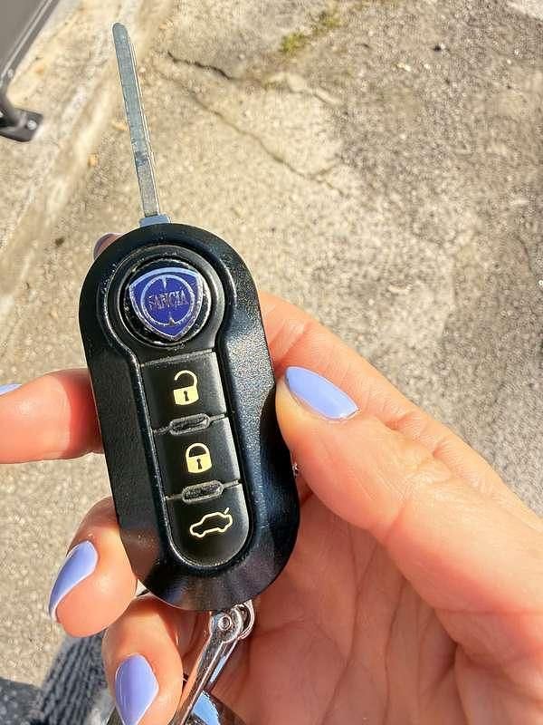 Usata Lancia Ypsilon Gold 69 CV (50 kW) 2018 Oro Utilitaria