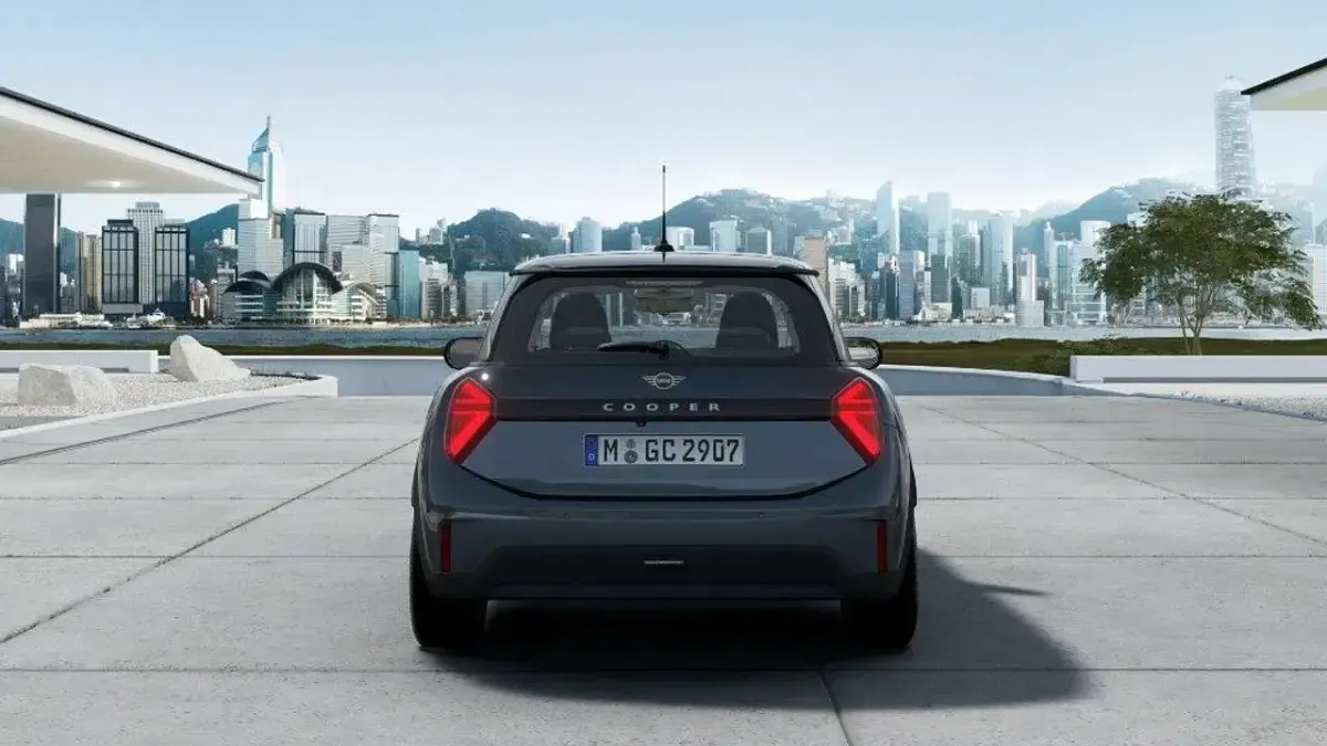 Nuova Mini Cooper Classic 114 kW (156 CV) 2026 Grigio scuro Utilitaria