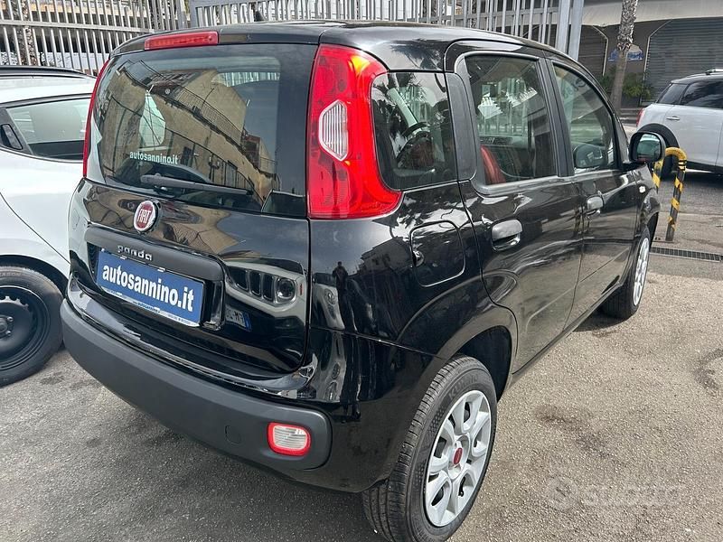 Usata Fiat Panda Lounge 80 CV (58 kW) 2018 Nero Utilitaria