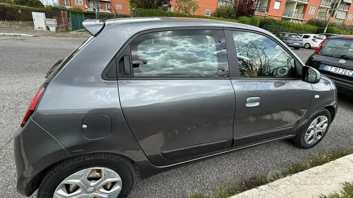 Usata Renault Twingo 69 CV (50 kW) 2021 Grigio Utilitaria