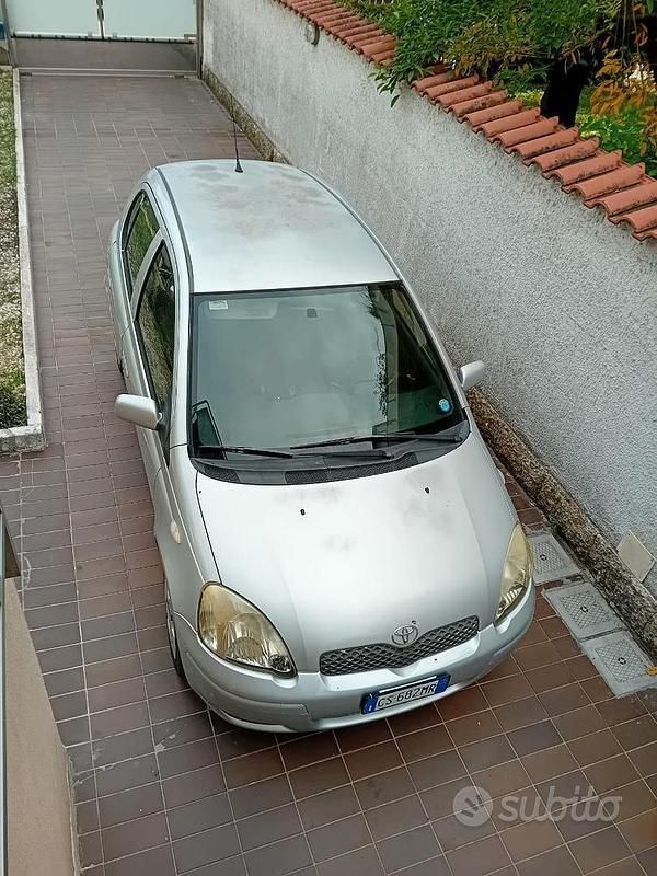 Begagnad Toyota Yaris 87 HK (63 kW) 2004 Sedan