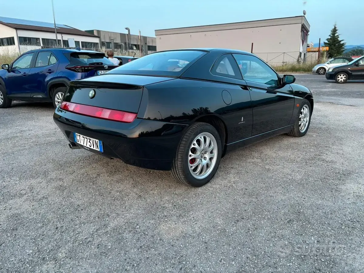 Usata Alfa Romeo GTV 218 CV (160 kW) 2001 Nero Coupé
