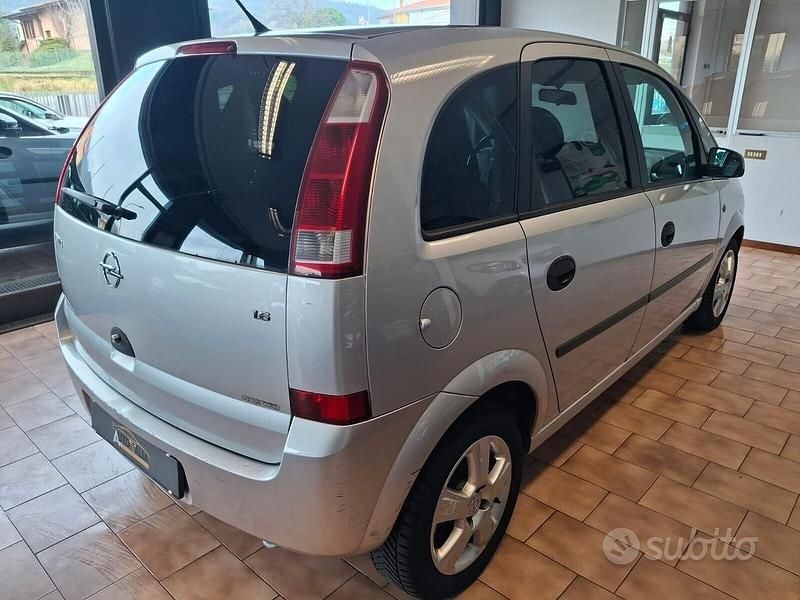 Usata Opel Meriva Cosmo 101 CV (74 kW) 2004 Grigio Monovolume