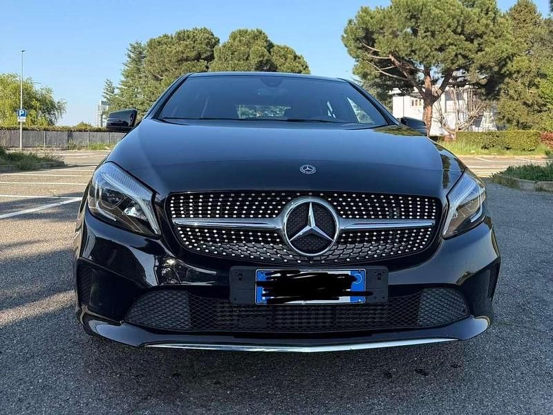 Usata Mercedes A180 109 CV (80 kW) 2017 Nero Berlina