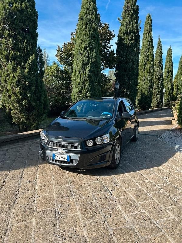 Usata 2012 Chevrolet Aveo LTZ Due volumi | 2200 € (Buon prezzo) - Immagine 1/4
