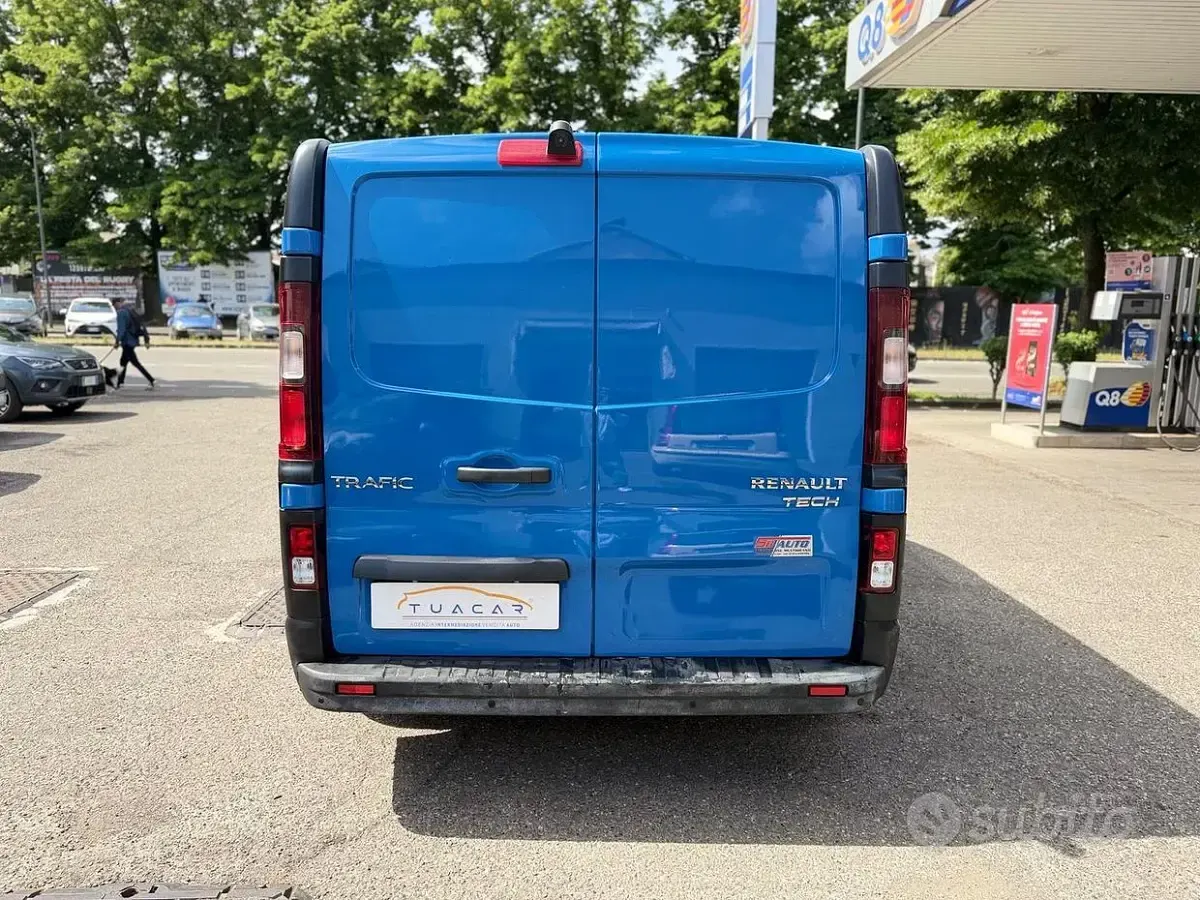 Usata Renault Trafic 125 CV (91 kW) 2018 Blu Monovolume