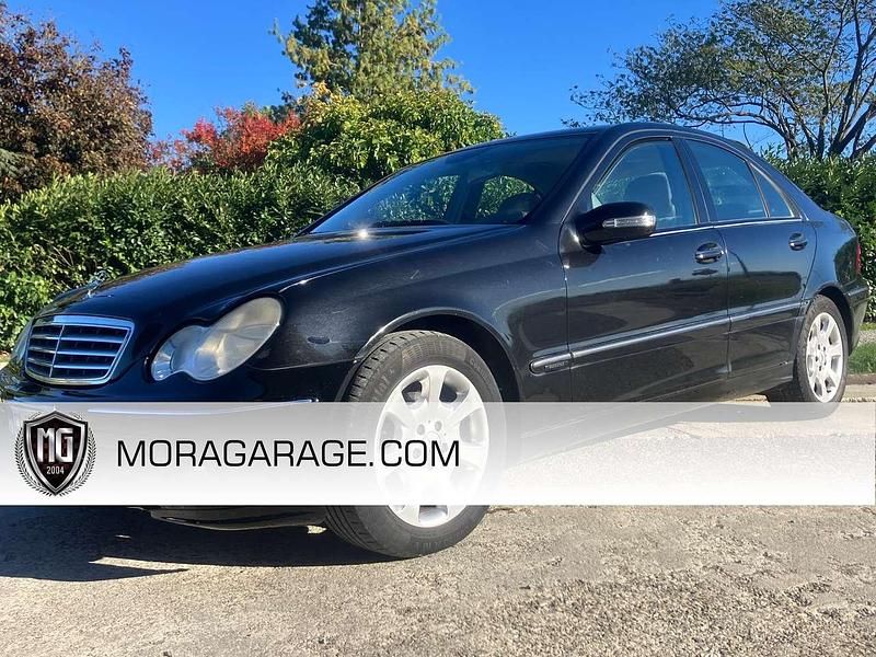 Usata Mercedes C220 Elegance 150 CV (110 kW) 2005 Nero Berlina