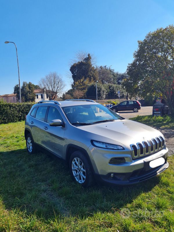 Usata Jeep Cherokee Longitude 140 CV (102 kW) 2016 Grigio SUV