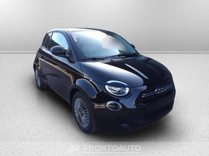 Nuova Fiat 500 Icon 65 CV (47 kW) 2026 Nero041 Berlina