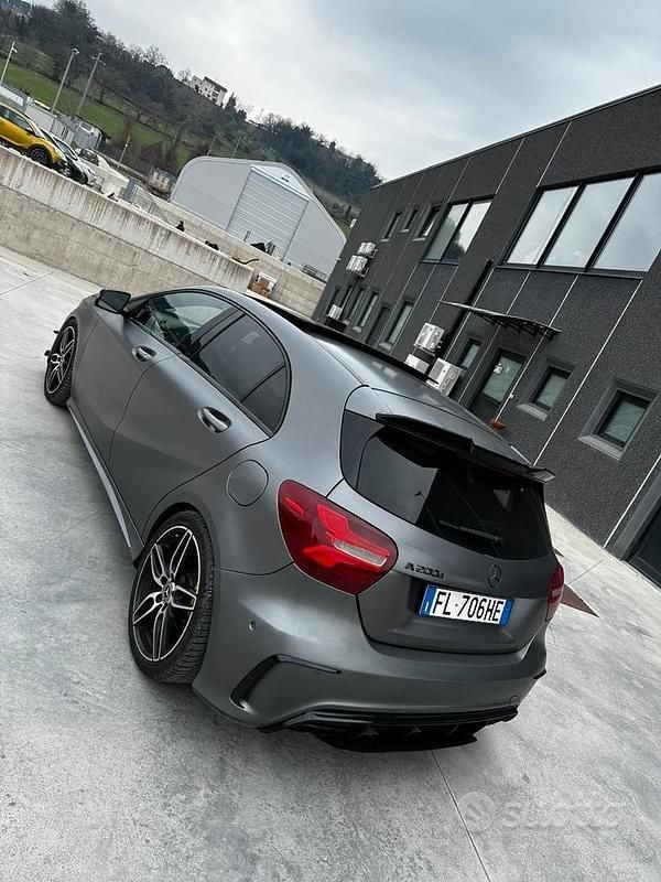 Usata Mercedes A200 Premium 136 CV (100 kW) 2017 Grigio Berlina