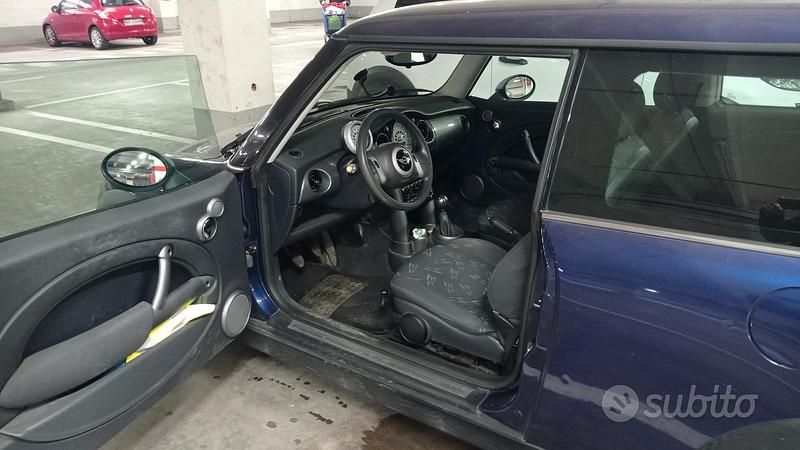 Begagnad Mini ONE 90 HK (66 kW) 2005 Blå Halvkombi