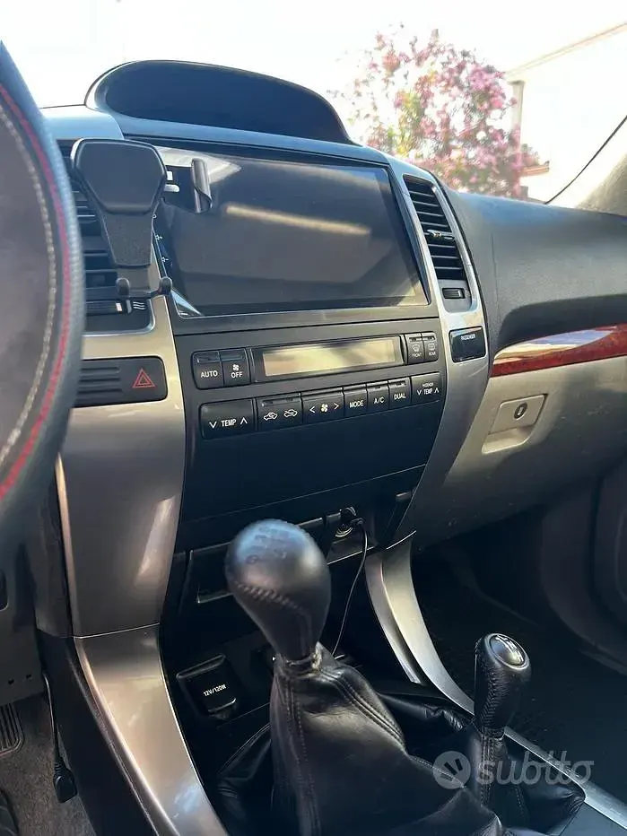 Usata Toyota Land Cruiser 173 CV (127 kW) 2006 Nero Station wagon