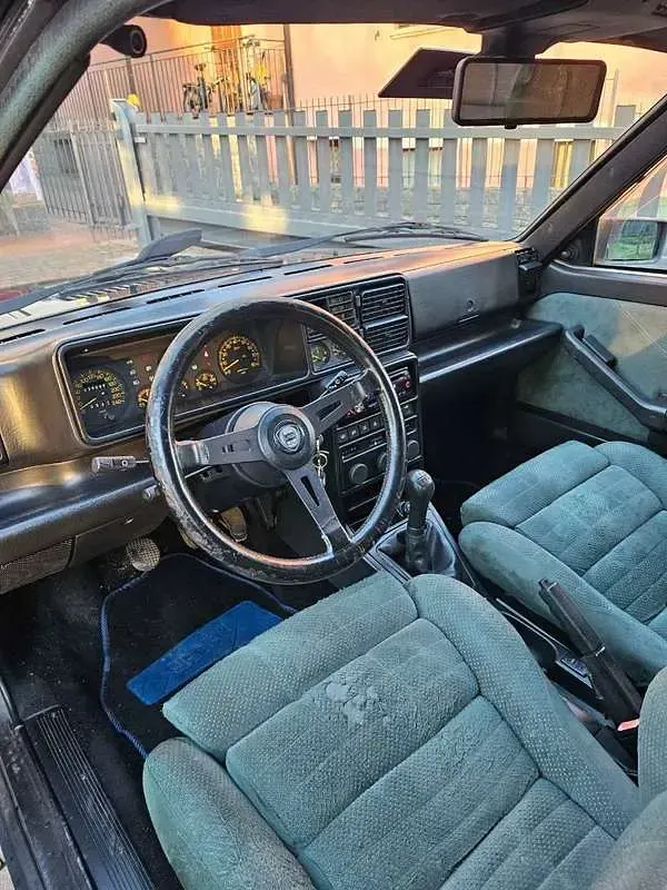 Usata Lancia Delta 140 CV (102 kW) 1990 Nero Utilitaria